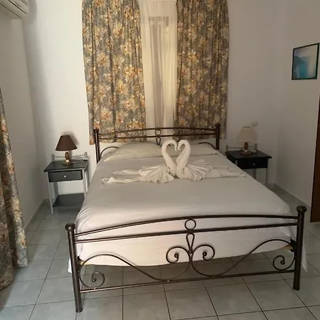 Aristomenis Apartahotel