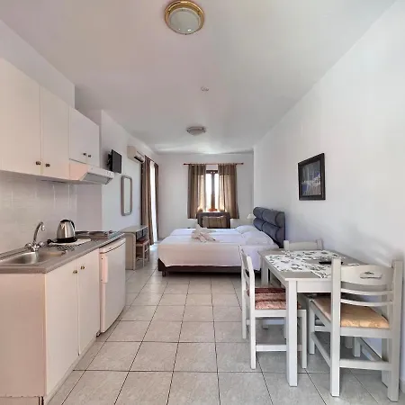 Apartahotel Aristomenis