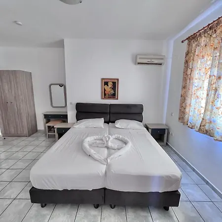 Apartahotel Aristomenis