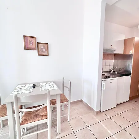 Apartahotel Aristomenis Vlachata