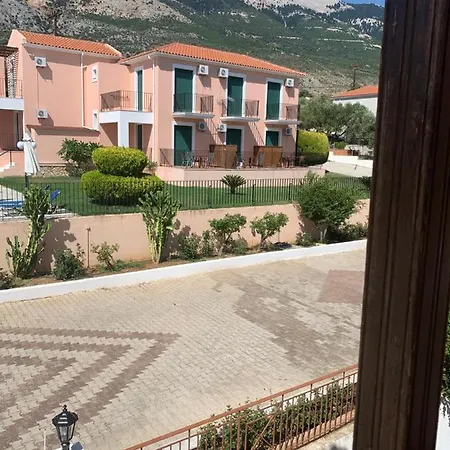 Aristomenis Aparthotel *