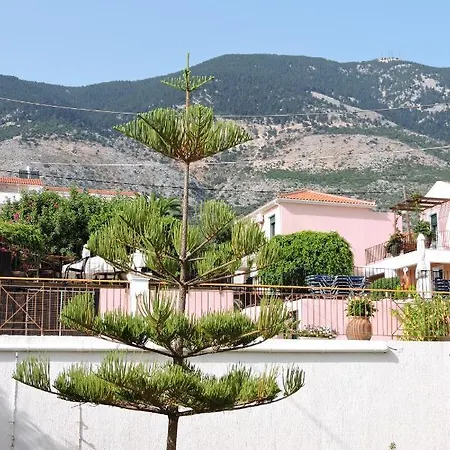 アパートホテル Aristomenis Vlachata