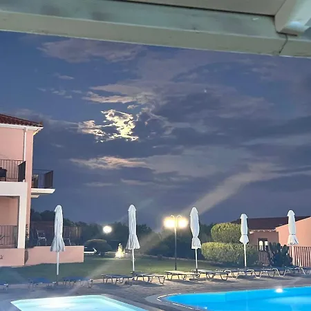 Aristomenis アパートホテル Vlachata