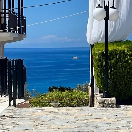 Aristomenis Aparthotel Vlachata