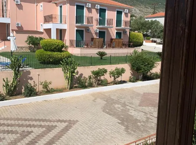 Aristomenis Lejlighedshotel 4*