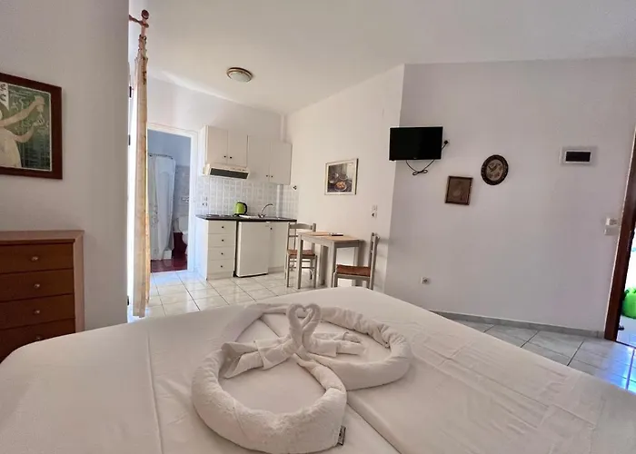 Aristomenis Hotel apartamentowy 4*