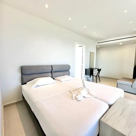 Lägenhetshotell Aristomenis 4*