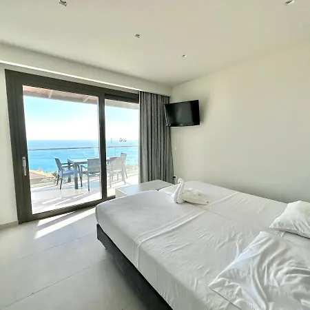 Lägenhetshotell Aristomenis 4*