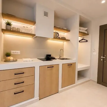 Aristomenis Studios 4*