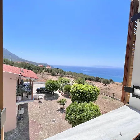 شقة فندقية Aristomenis 4*
